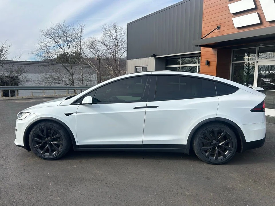 2022 Tesla Model X Plaid - Image 5 of 18