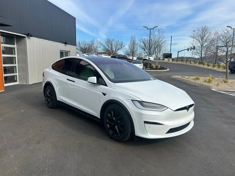 2022 Tesla Model X Plaid - Image 3 of 18