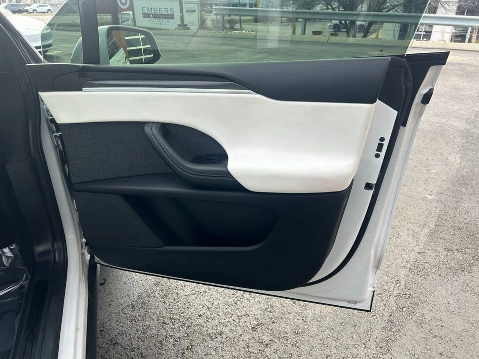 2022 Tesla Model X Plaid - Image 13 of 18