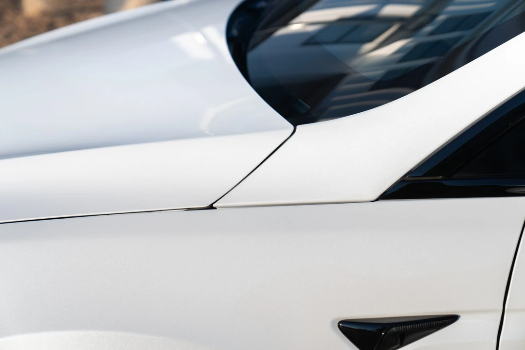 2022 Tesla Model X Plaid - Image 19 of 31