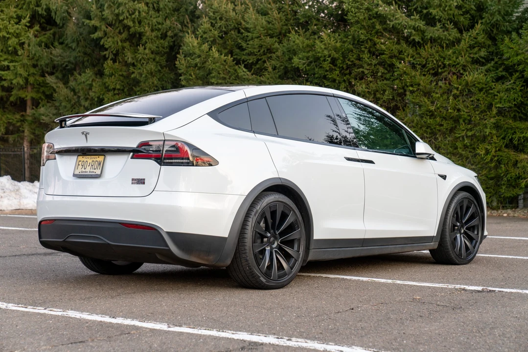 2022 Tesla Model X Plaid - Image 6 of 31