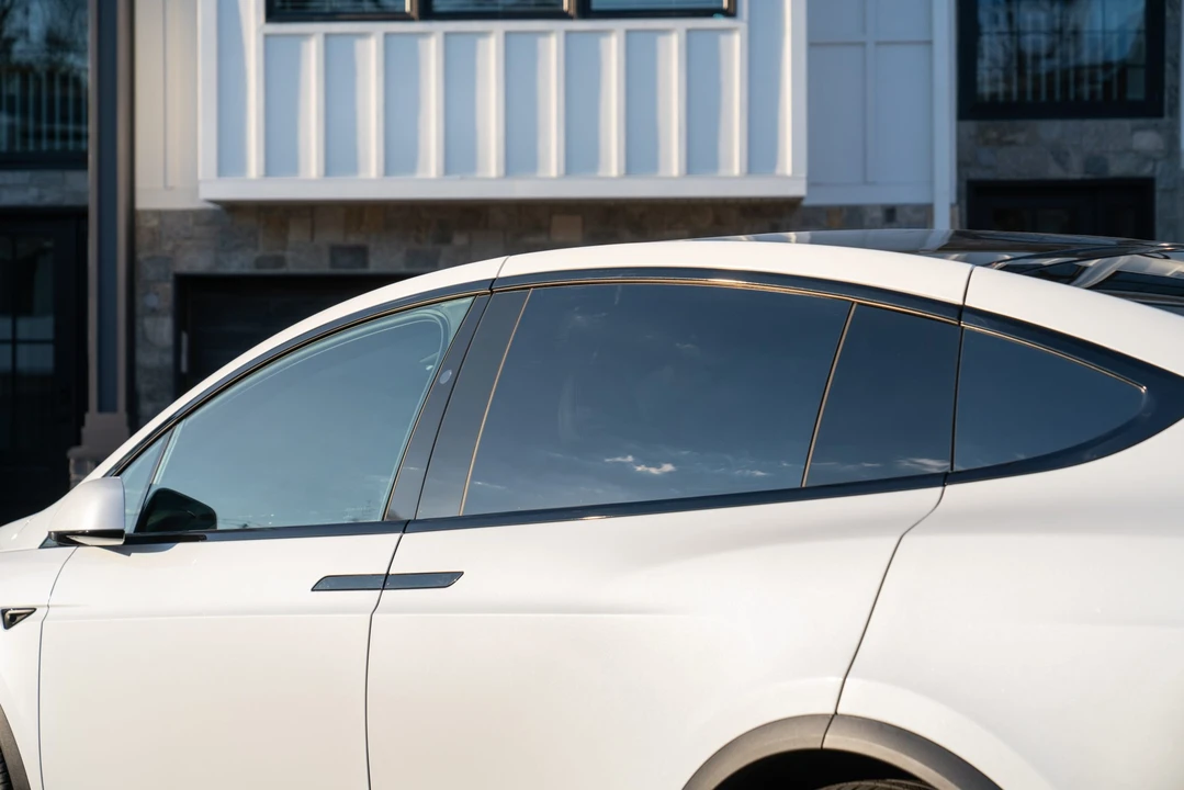 2022 Tesla Model X Plaid - Image 23 of 31