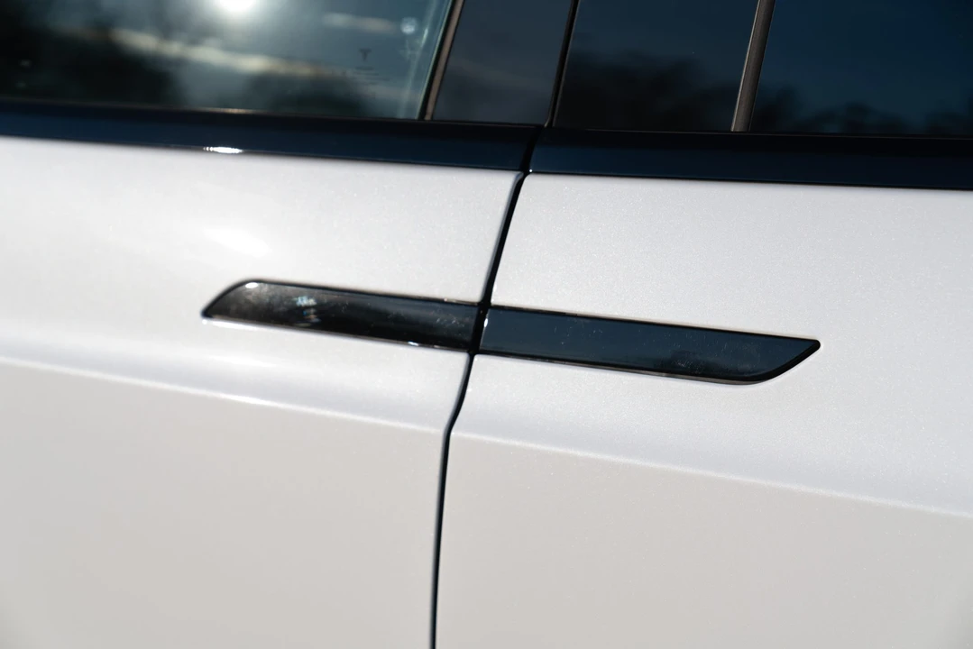 2022 Tesla Model X Plaid - Image 22 of 31