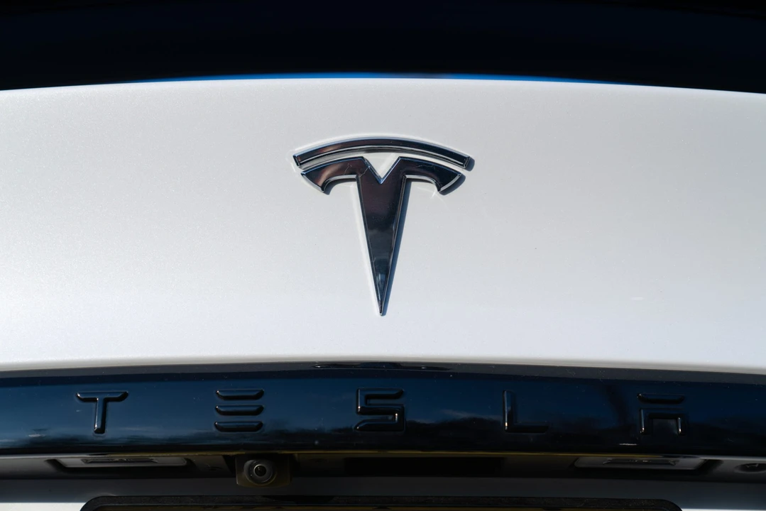 2022 Tesla Model X Plaid - Image 29 of 31