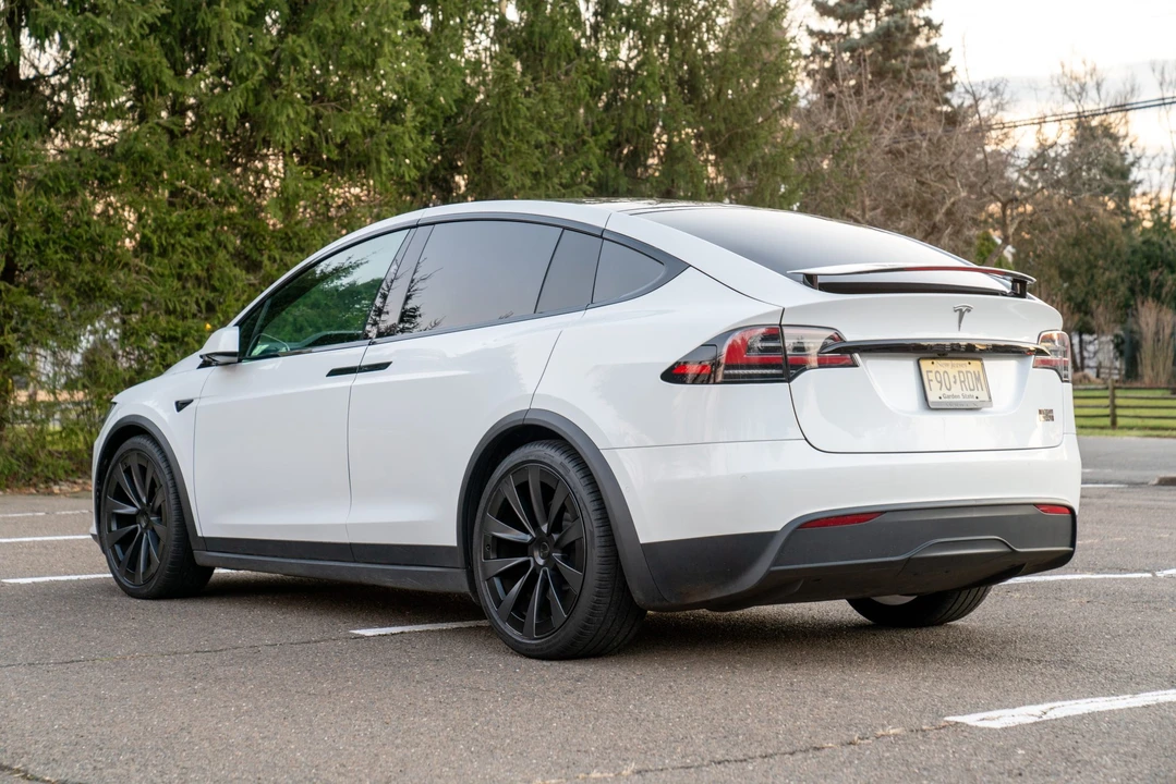 2022 Tesla Model X Plaid - Image 3 of 31