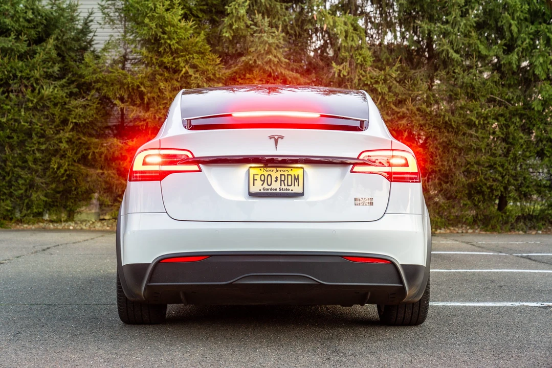2022 Tesla Model X Plaid - Image 5 of 31