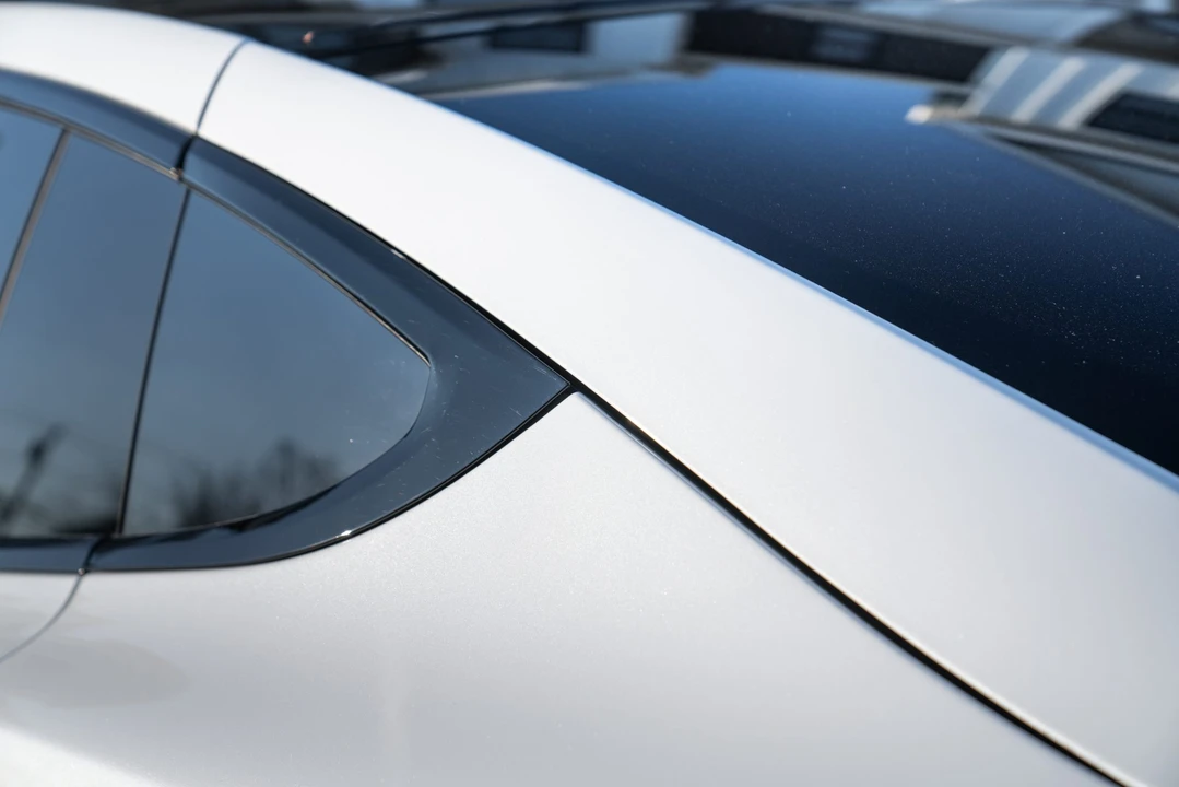 2022 Tesla Model X Plaid - Image 25 of 31