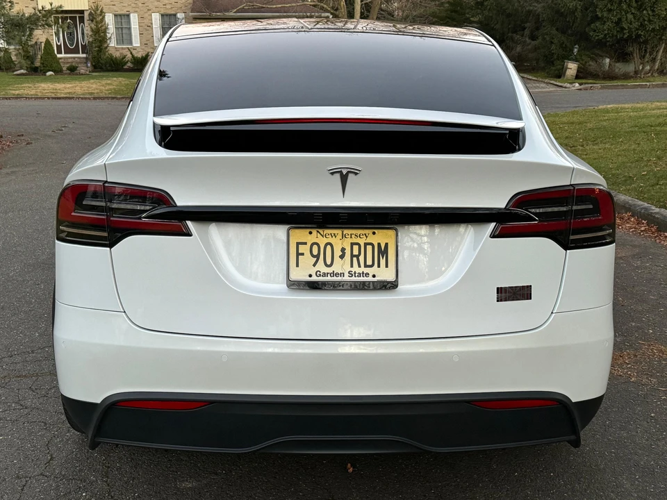 2022 Tesla Model X Plaid - Image 17 of 31
