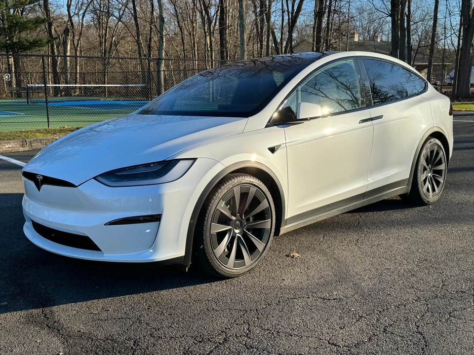 2022 Tesla Model X Plaid - Image 12 of 31