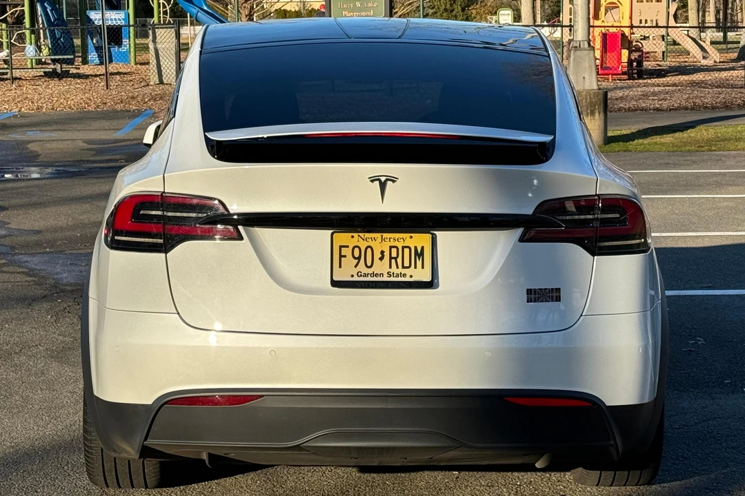 2022 Tesla Model X Plaid - Image 5 of 31
