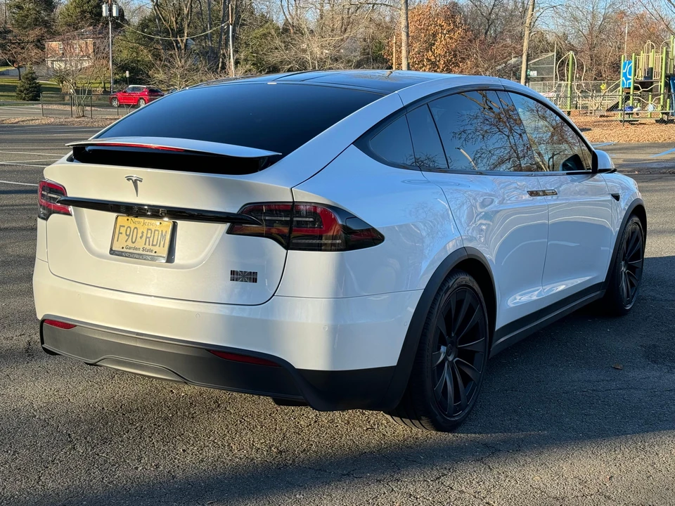 2022 Tesla Model X Plaid - Image 20 of 31