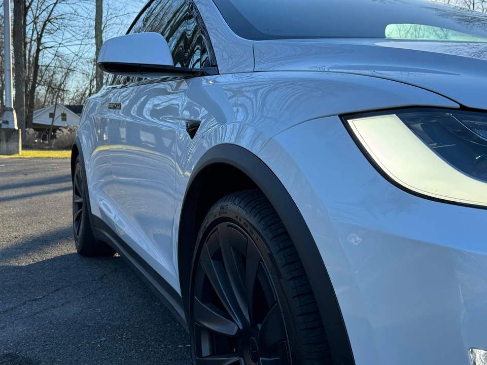 2022 Tesla Model X Plaid - Image 27 of 31