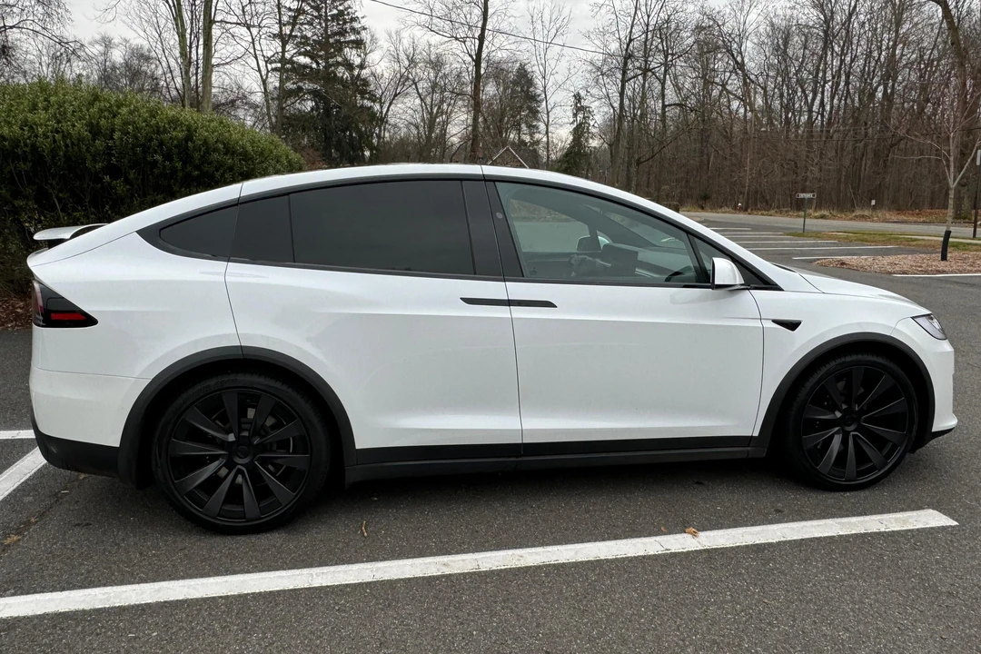 2022 Tesla Model X Plaid - Image 21 of 31