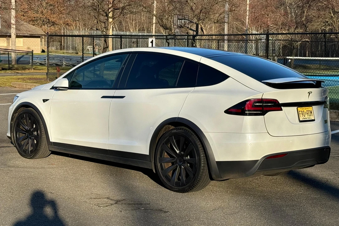 2022 Tesla Model X Plaid - Image 4 of 31