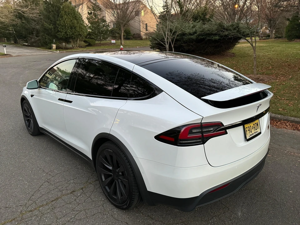 2022 Tesla Model X Plaid - Image 16 of 31