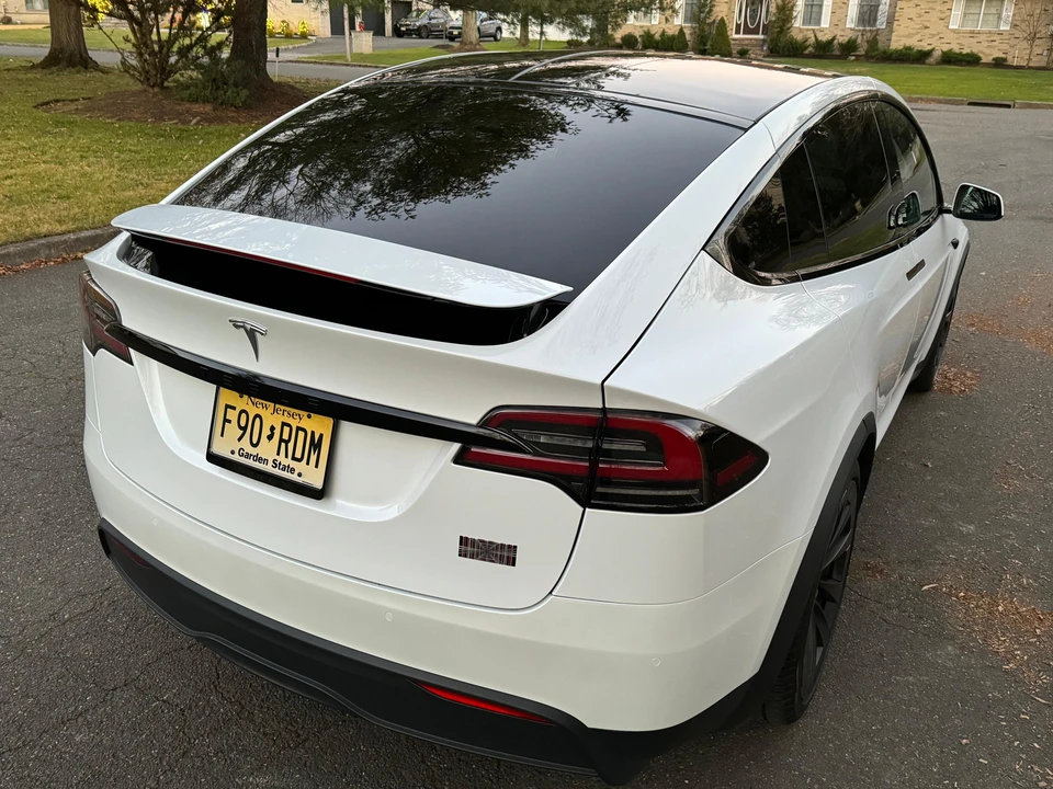 2022 Tesla Model X Plaid - Image 19 of 31