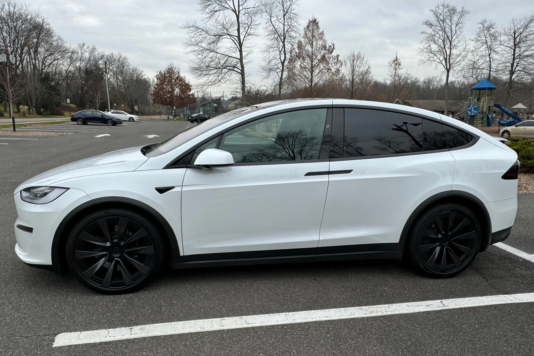2022 Tesla Model X Plaid - Image 3 of 31