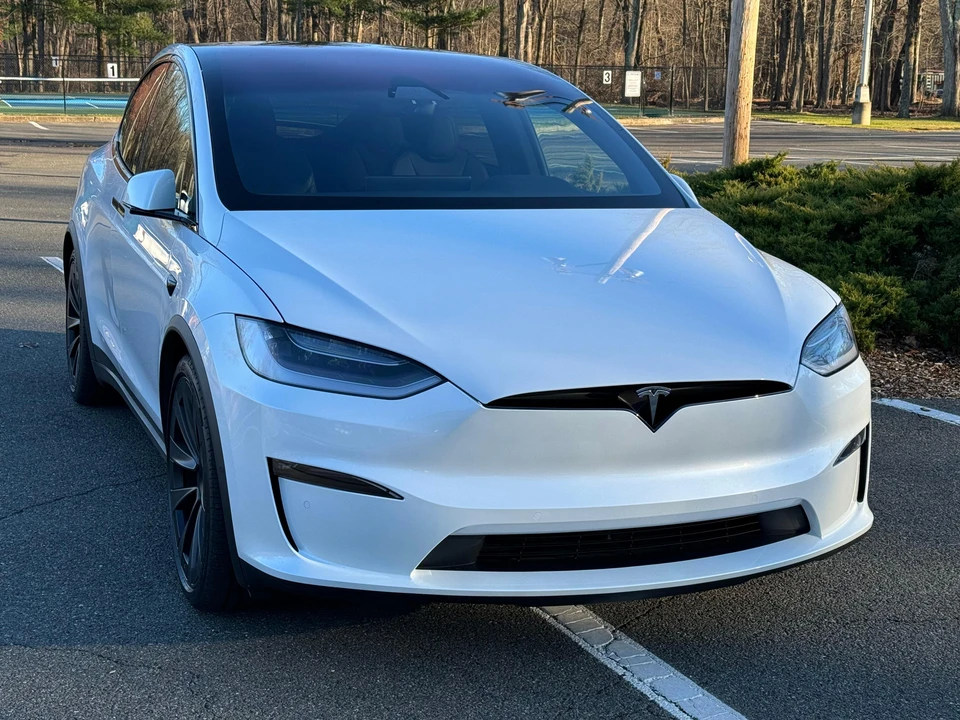 2022 Tesla Model X Plaid - Image 25 of 31