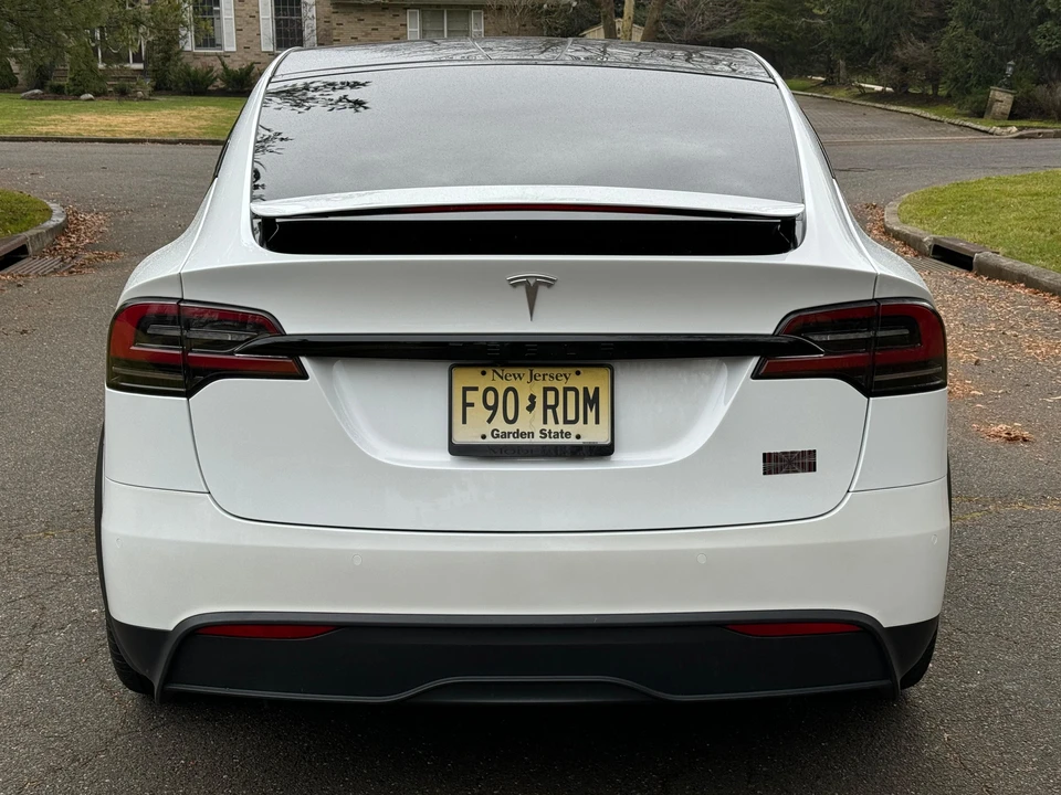 2022 Tesla Model X Plaid - Image 18 of 31