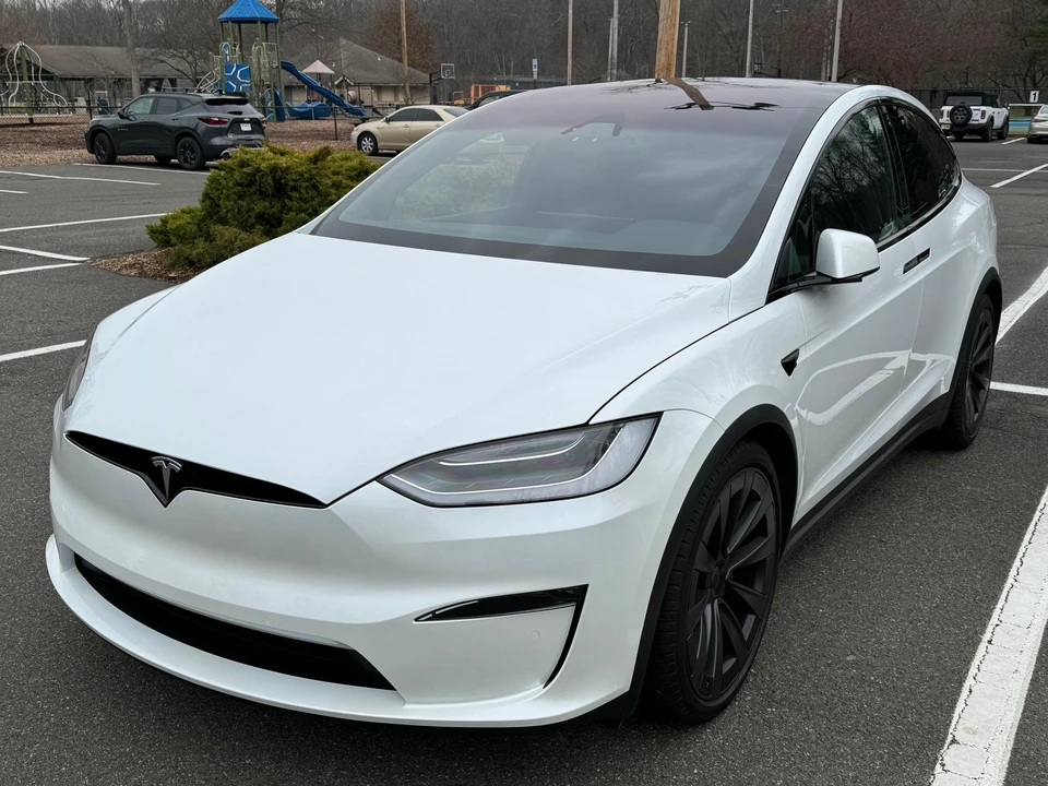 2022 Tesla Model X Plaid - Image 8 of 31