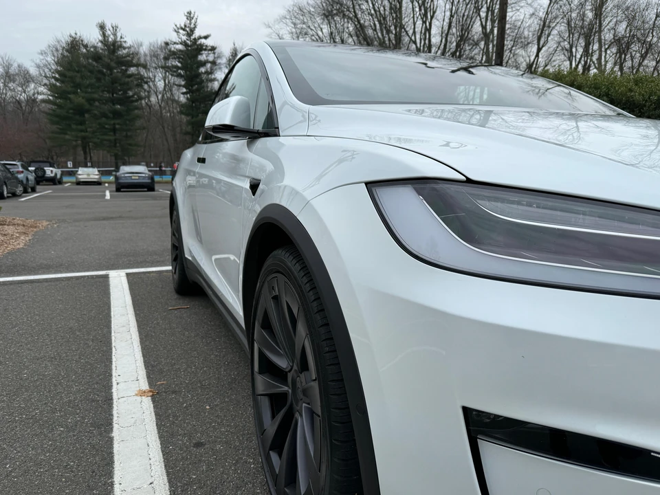 2022 Tesla Model X Plaid - Image 26 of 31