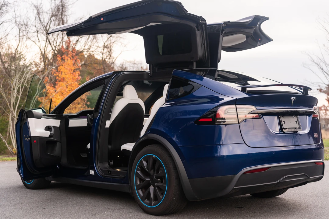 2022 Tesla Model X Plaid - Image 28 of 31