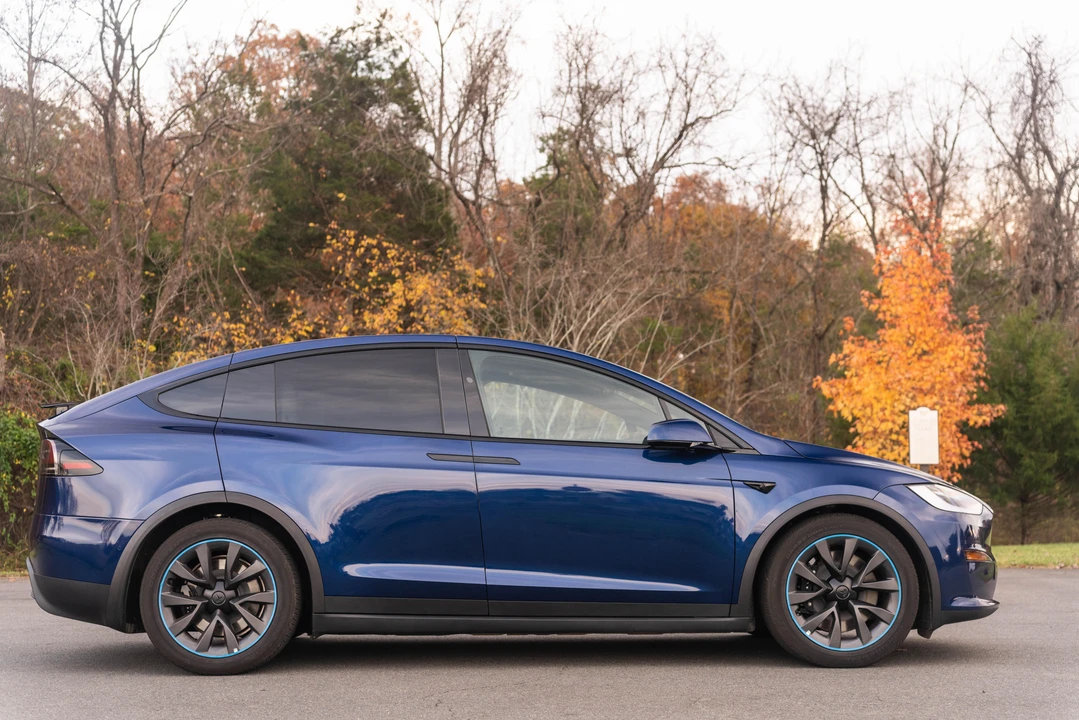 2022 Tesla Model X Plaid - Image 25 of 31