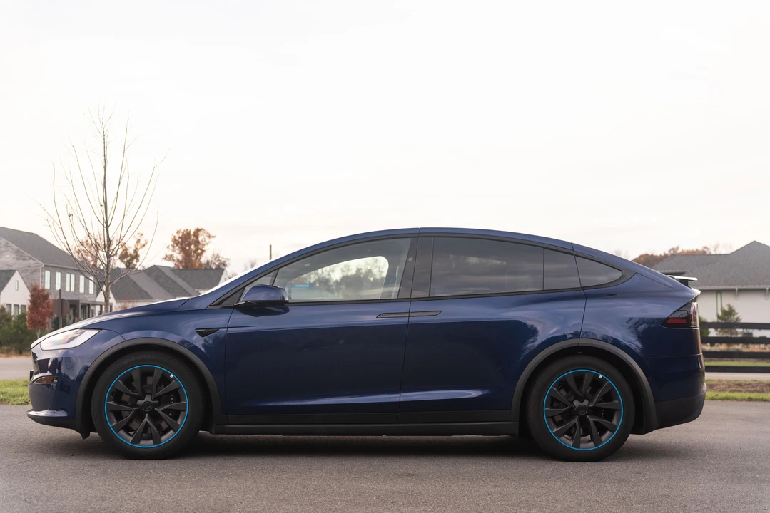 2022 Tesla Model X Plaid - Image 16 of 31