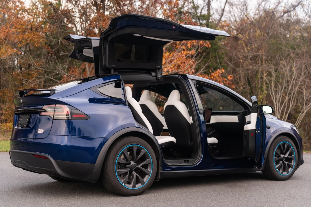 2022 Tesla Model X Plaid - Image 30 of 31