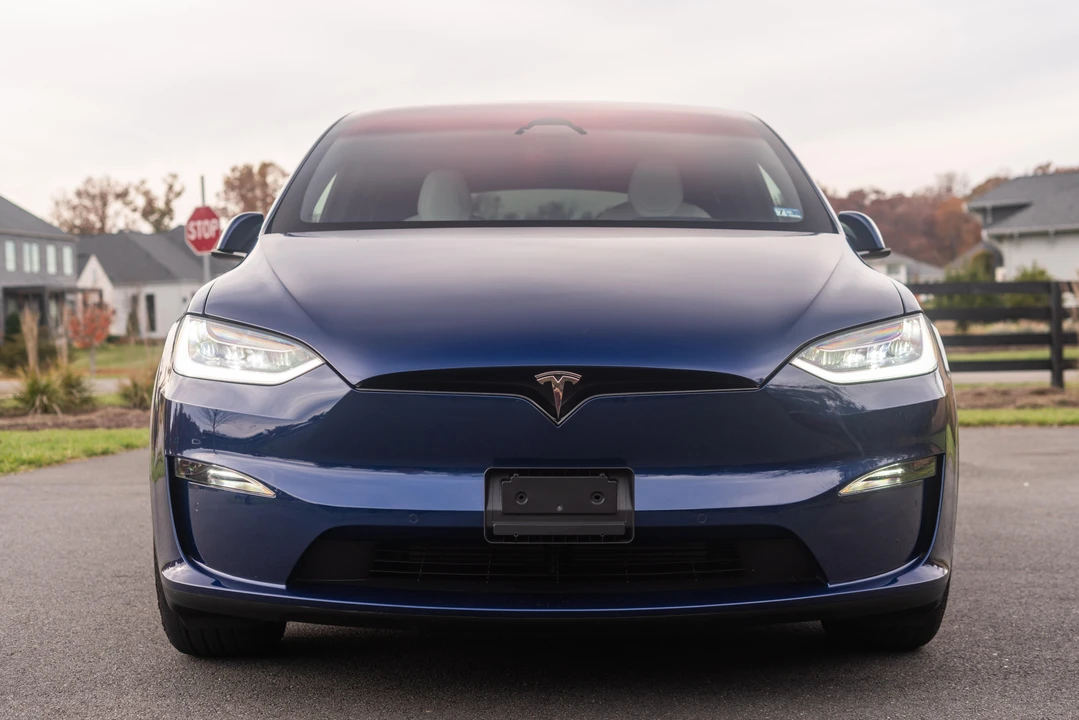 2022 Tesla Model X Plaid - Image 9 of 31