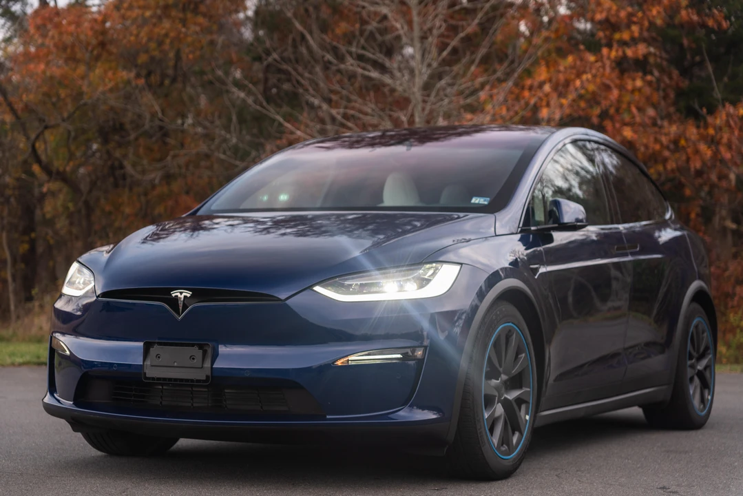 2022 Tesla Model X Plaid - Image 13 of 31