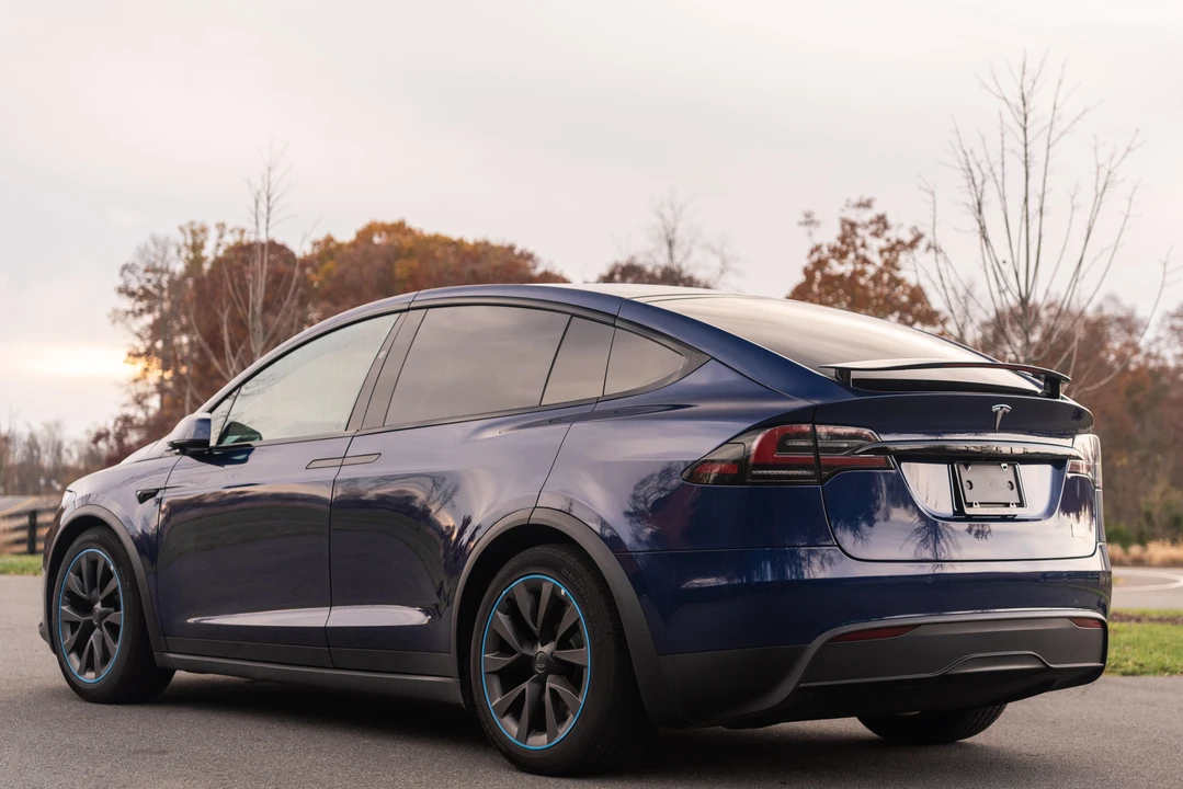 2022 Tesla Model X Plaid - Image 17 of 31