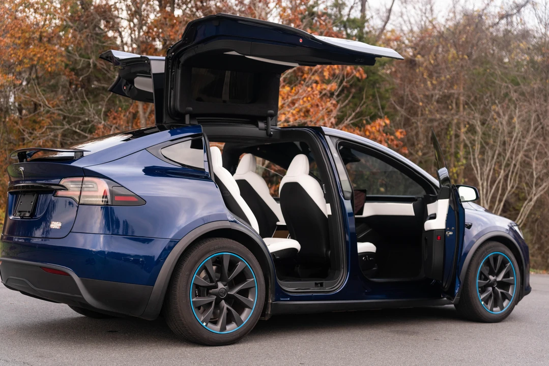 2022 Tesla Model X Plaid - Image 31 of 31