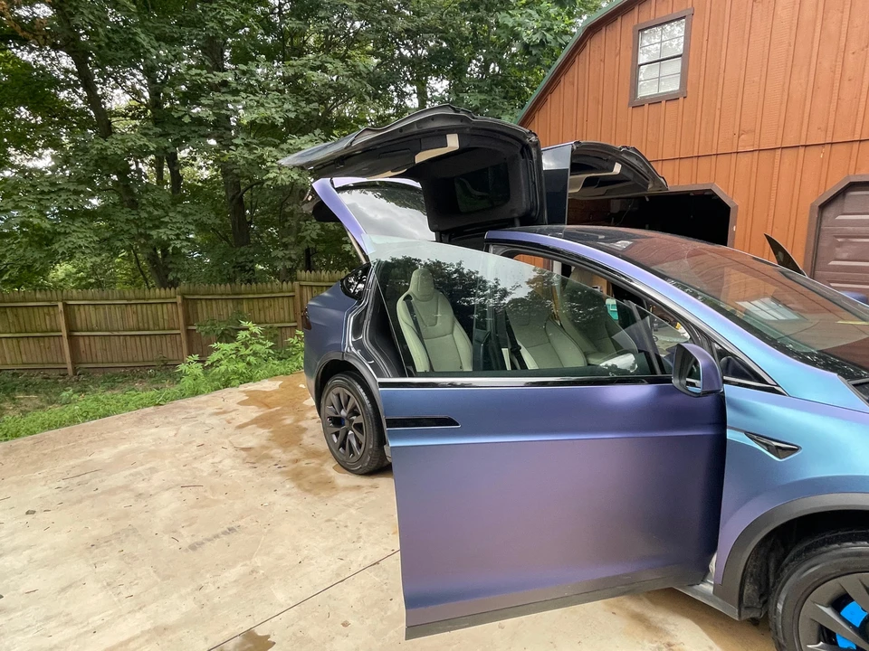2022 Tesla Model X Plaid - Image 16 of 31