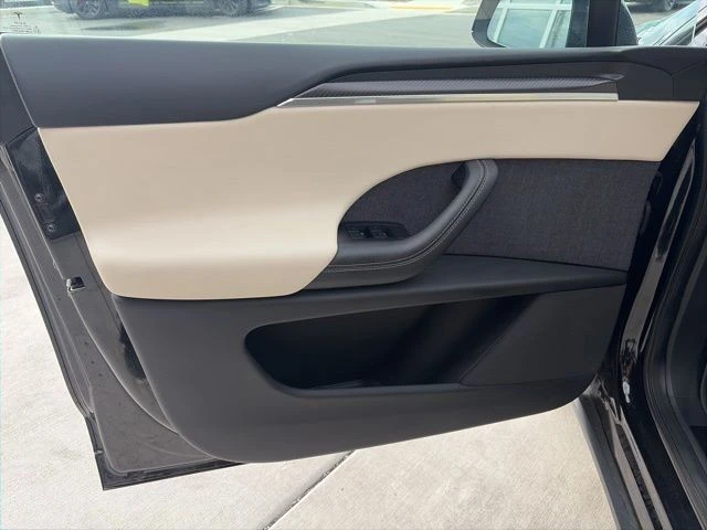 2022 Tesla Model X Plaid - Image 11 of 21