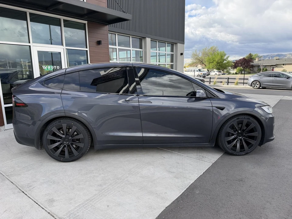 2022 Tesla Model X Plaid - Image 9 of 21