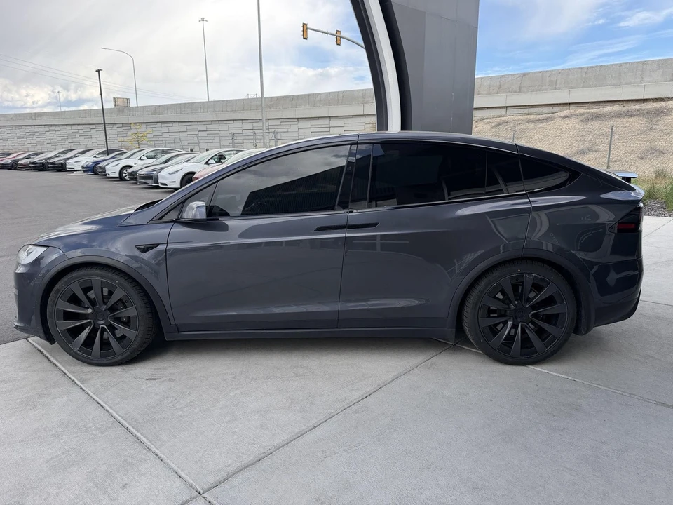 2022 Tesla Model X Plaid - Image 5 of 21