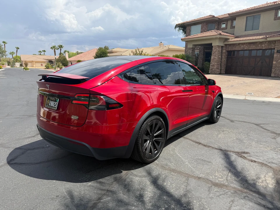 2022 Tesla Model X Plaid - Image 7 of 31