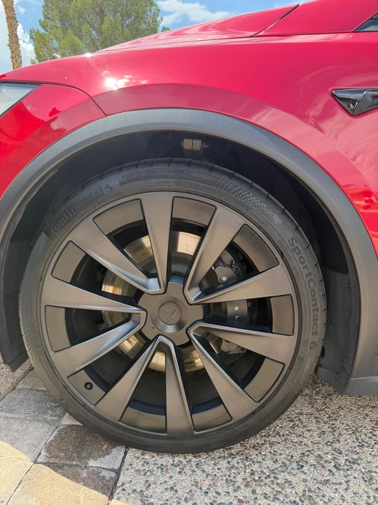 2022 Tesla Model X Plaid - Image 11 of 31