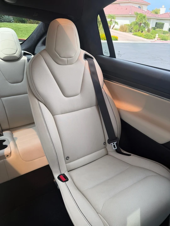 2022 Tesla Model X Plaid - Image 25 of 31