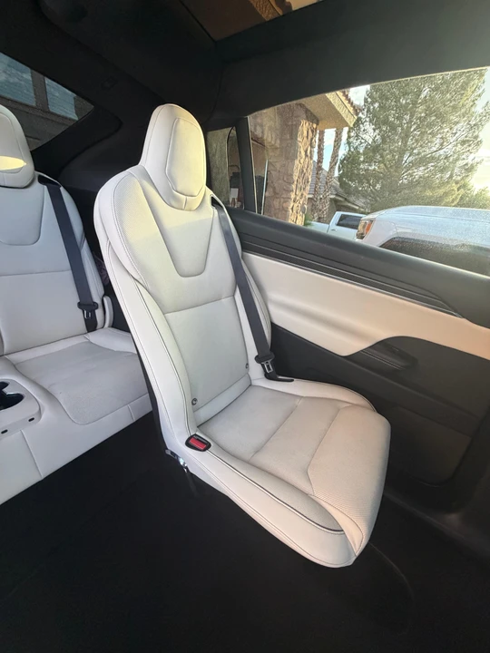 2022 Tesla Model X Plaid - Image 26 of 31
