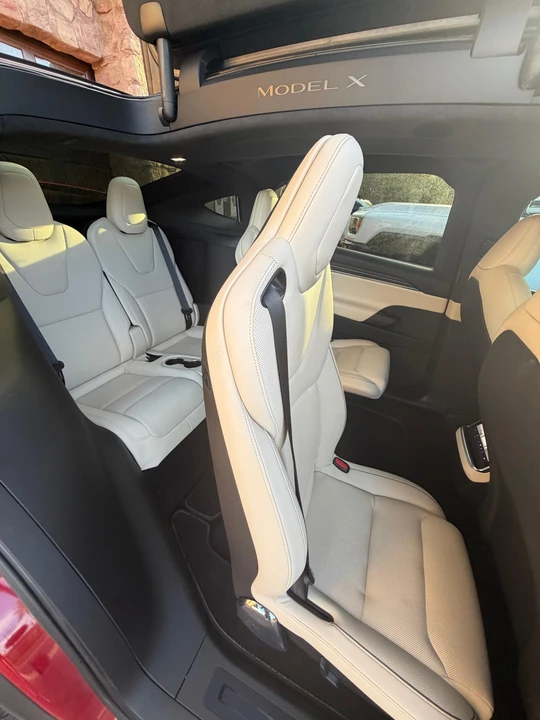 2022 Tesla Model X Plaid - Image 29 of 31