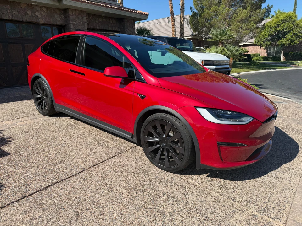 2022 Tesla Model X Plaid - Image 8 of 31