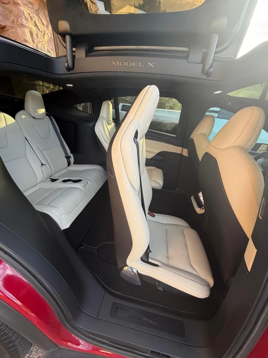 2022 Tesla Model X Plaid - Image 28 of 31