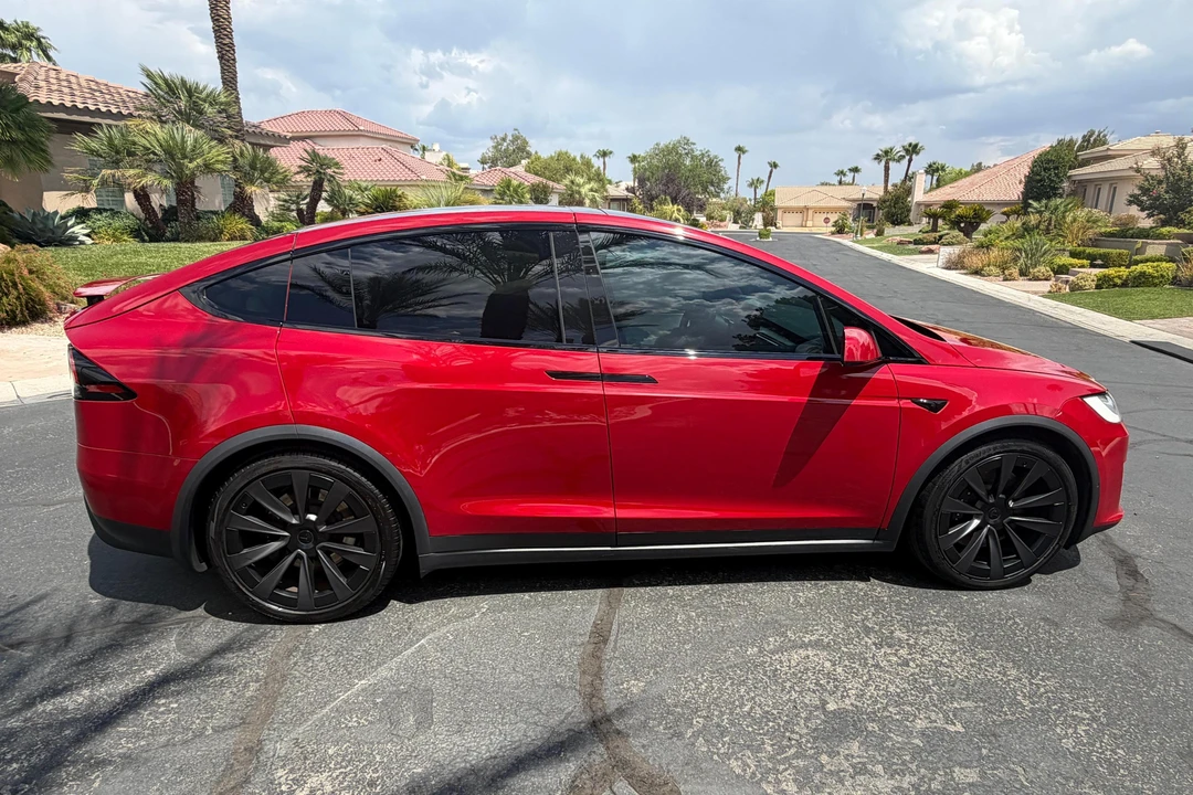 2022 Tesla Model X Plaid - Image 3 of 31