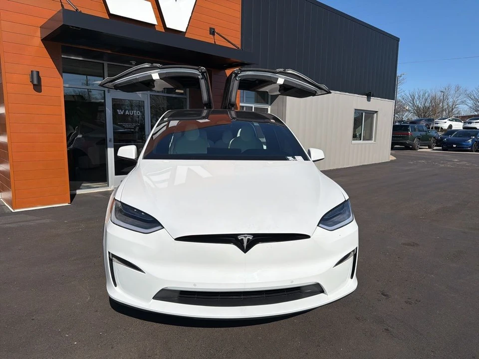 2022 Tesla Model X Plaid - Image 10 of 21