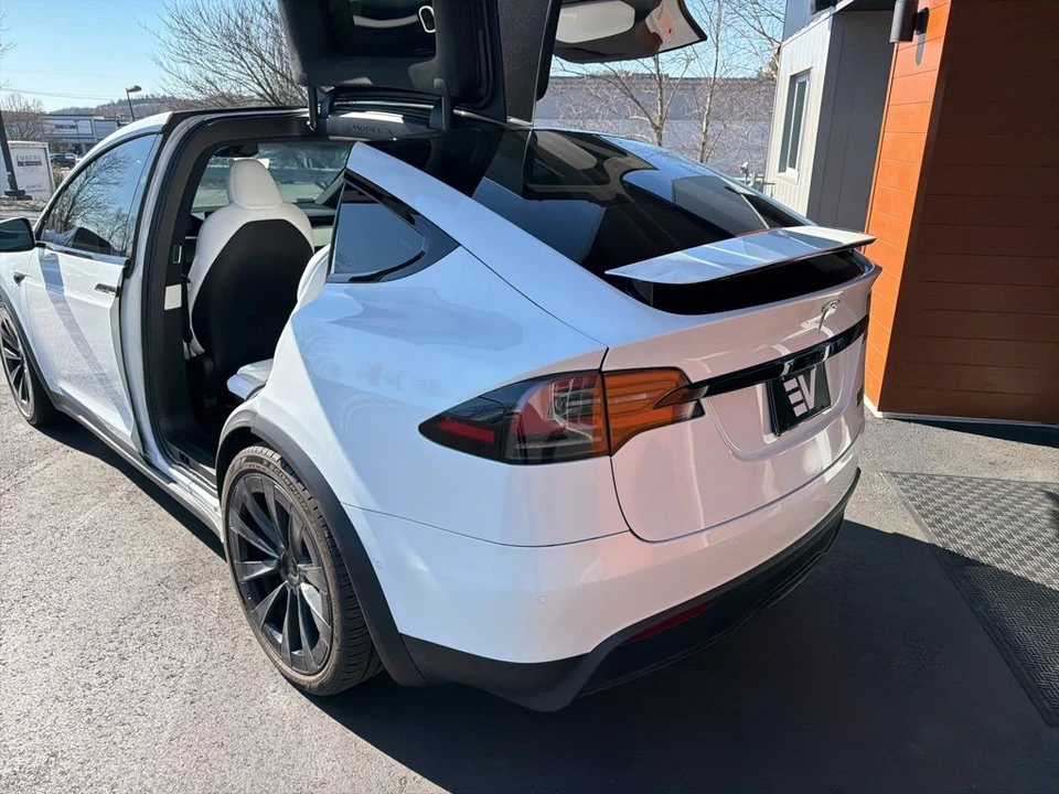 2022 Tesla Model X Plaid - Image 5 of 21