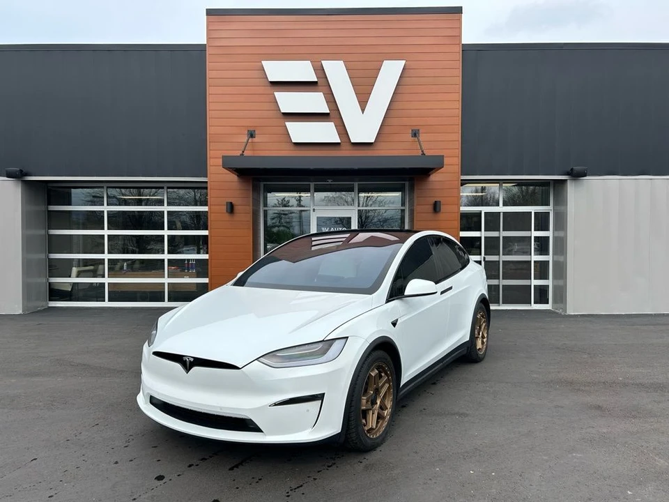 2022 Tesla Model X Plaid - Image 3 of 18