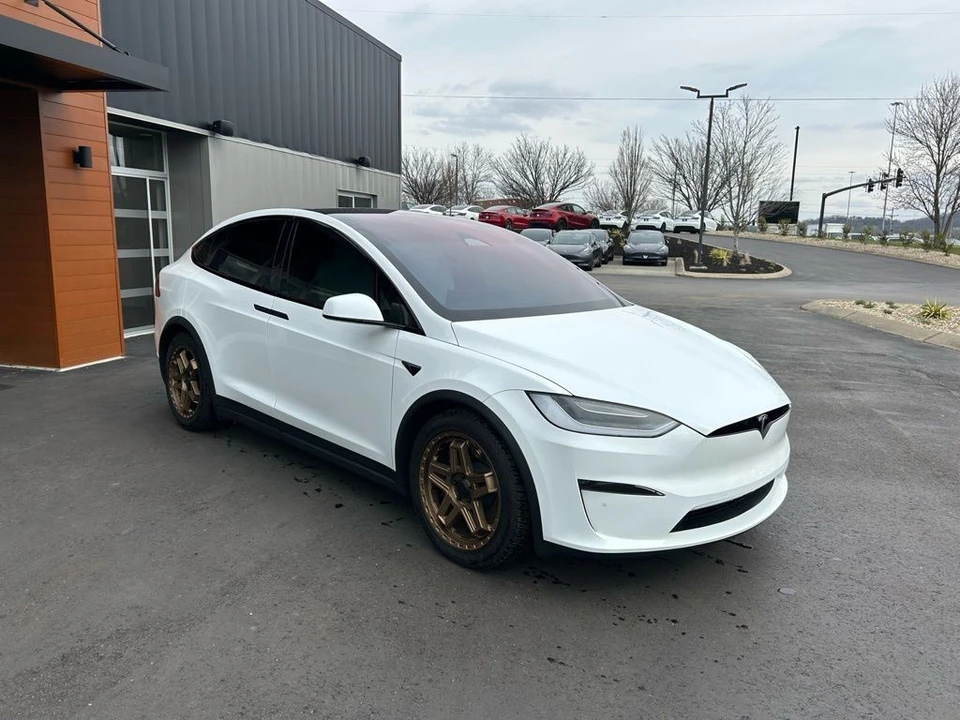 2022 Tesla Model X Plaid - Image 4 of 18