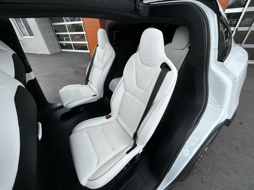 2022 Tesla Model X Plaid - Image 12 of 18